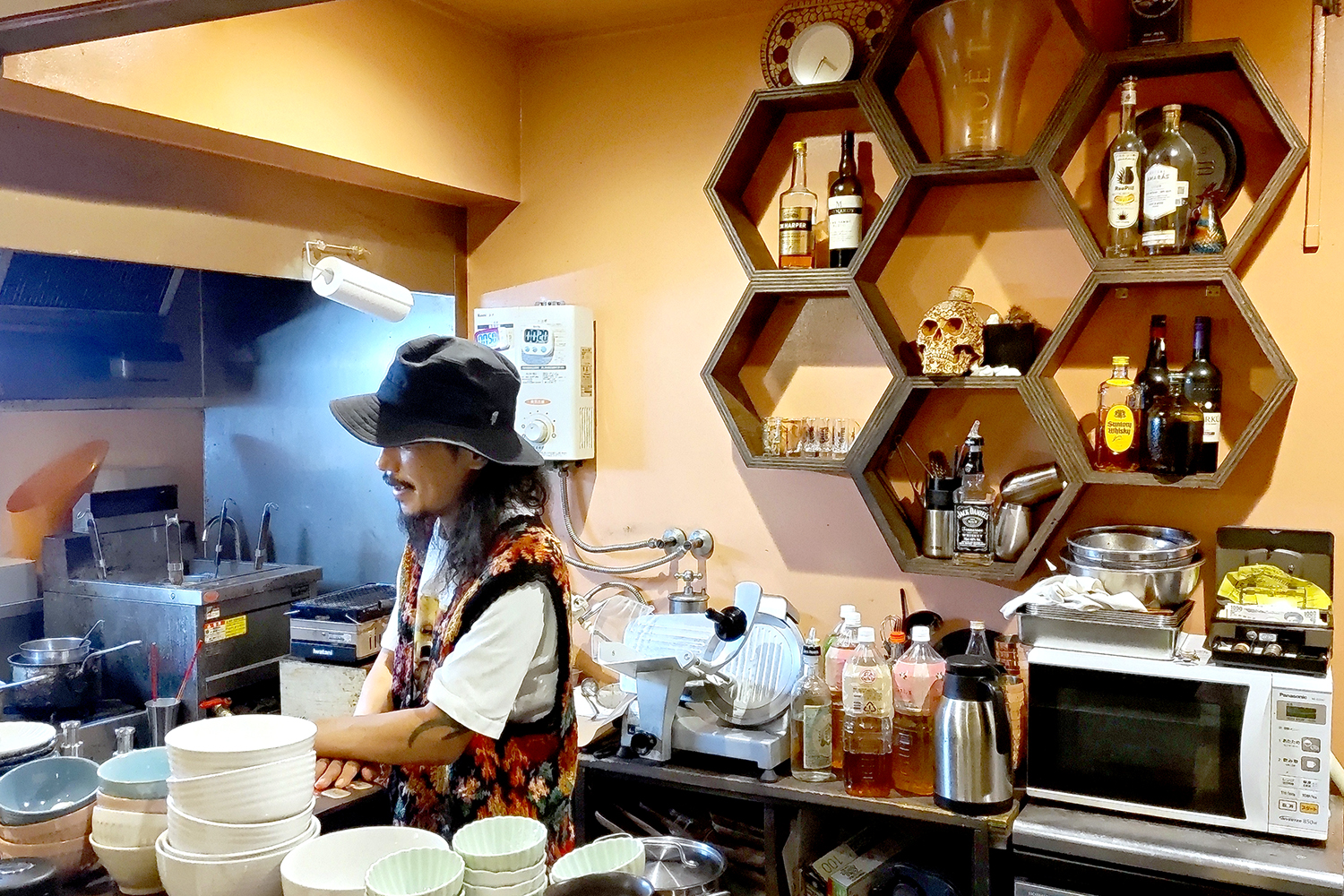 「ゆくゆくは焼き鳥とラーメンを出すお店をつくりたい」とこれからの展望を語る前田さん。