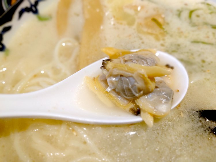 あさりの身は殻からするっと外れやすい。あさり好きならリピート間違いなし。