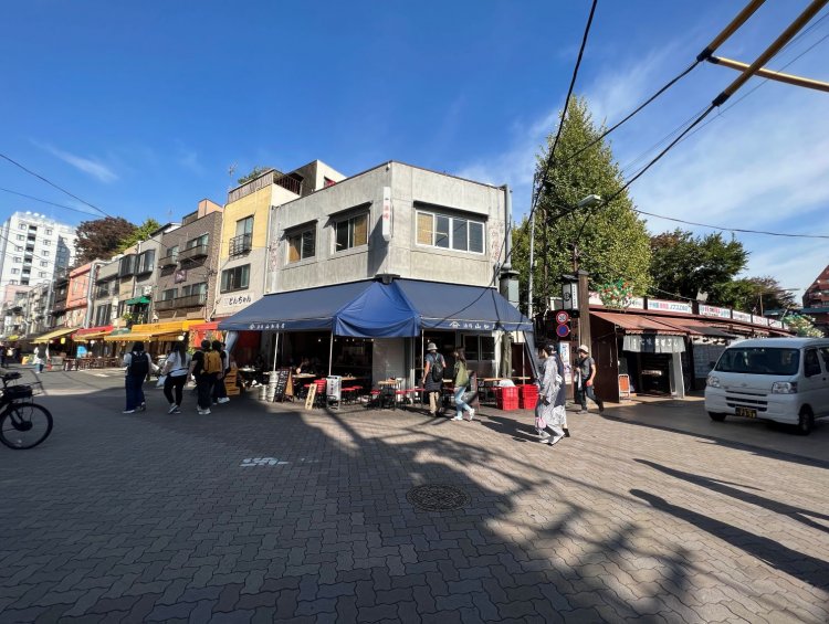 関東大震災後に再建された「オペラ館」があった場所。榎本健一や仁村定一の軽演劇で連日にぎわったという。