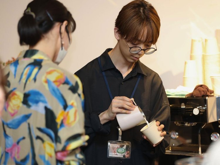 競技の合間には随時ブレイクタイムが設けられ、選手や観客同士で交流を楽しむ様子も。