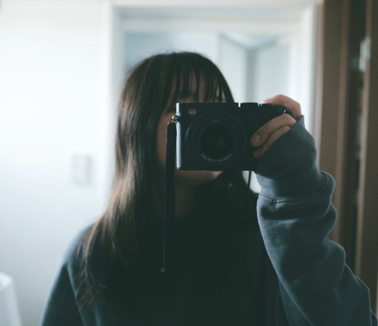 LEICA Q。赤いロゴがかわいい。