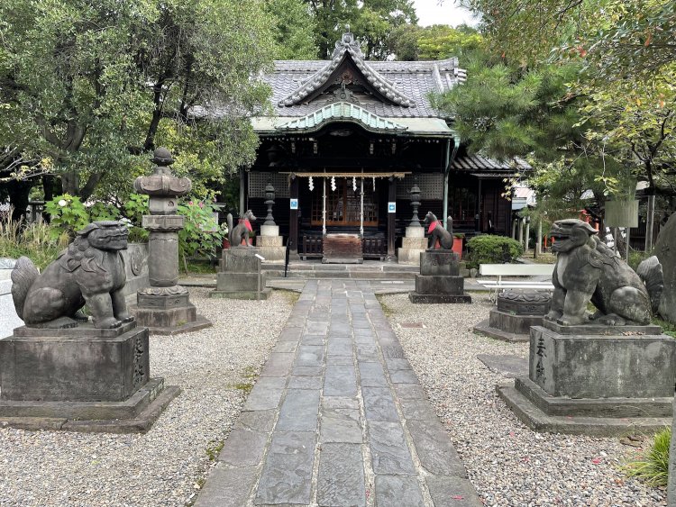 ご祭神は宇迦御魂之命（うがのみたまのみこと）。