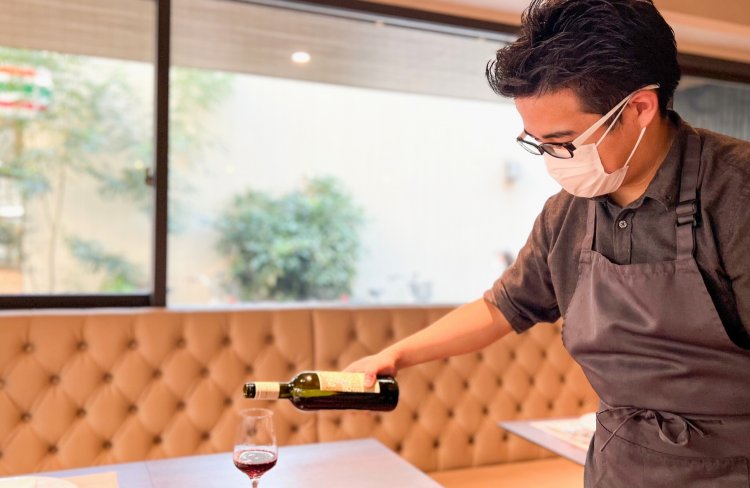 「気軽にフレンチを」と語るシェフの松田さん。