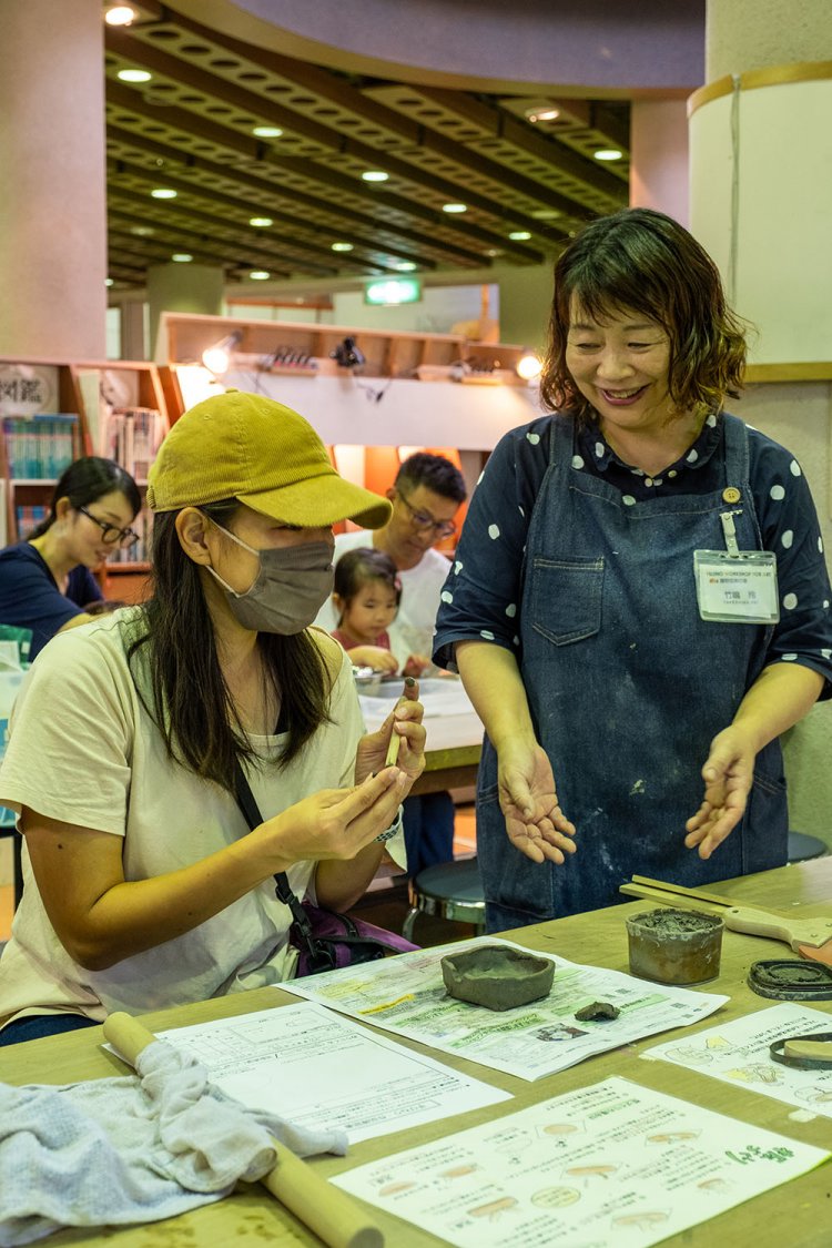 工房には専門スタッフが常駐し、適宜アドバイスも受けられる。