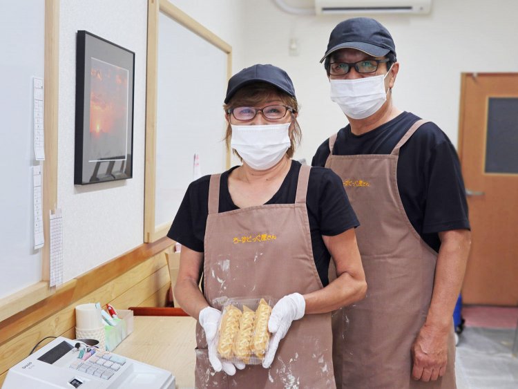 「『日本橋高島屋」で待ってます」と秋本さん夫妻。