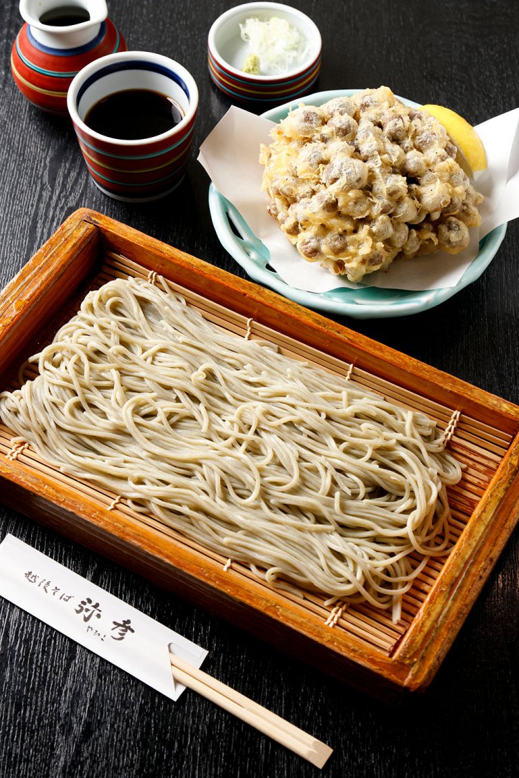 迫力のまるごとしめじ天へぎ1683円。