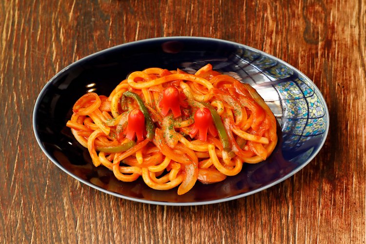 ナポリタンうどん700円。