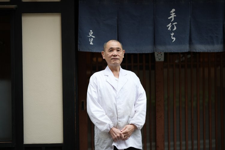 店主の小林さん。下町らしい人情味のあるアットホームなお店。