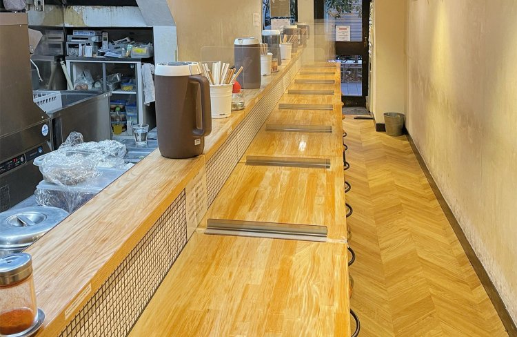 タイルがかわいいカウンター。