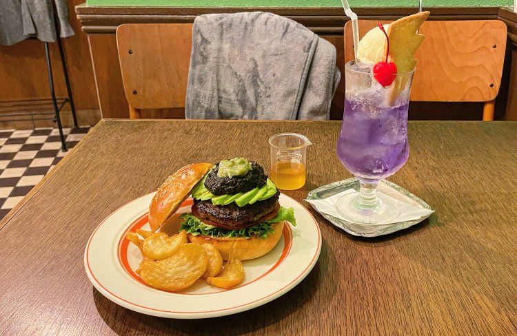 バーガー喫茶 チルトコ 蔵前（バーガーキッサチルトコクラマエ）