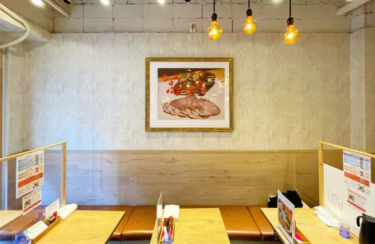 壁の絵のみが当時とは違う。