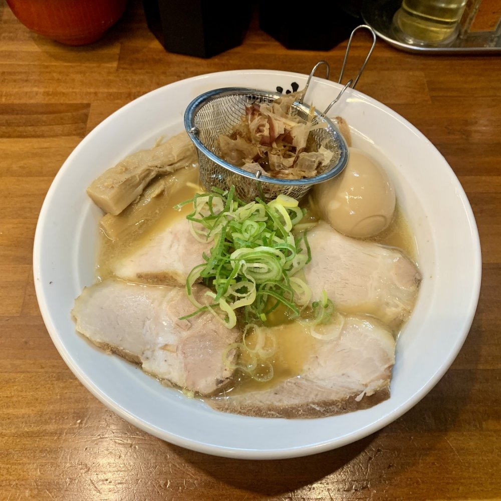 浅草橋のおすすめラーメン店5選。毎日食べたい博多ラーメンから“純すみ系”まで、こだわりの一杯を堪能