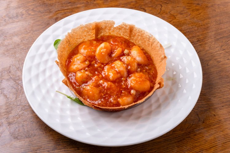 えびチリ1430円。プリッと歯応えが残り、うま辛さが広がる。