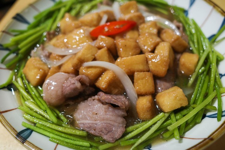 老皮嫩牛肉（ラオピーネンニュウロウ）。