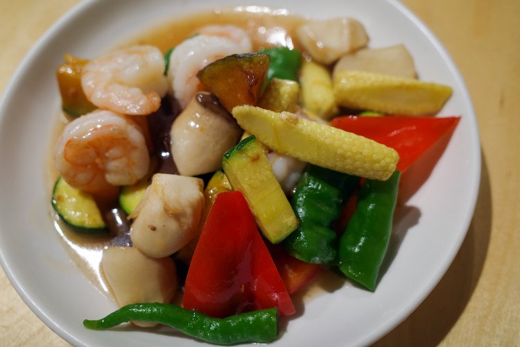 蒜香鮮蔬什錦蝦仁（スゥアンシャンシェンシェンジンシャーレン）。