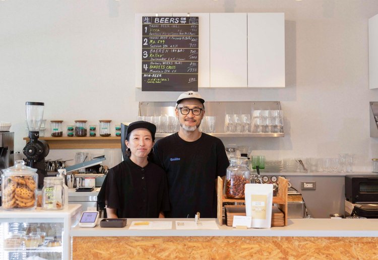 クラフトビールは樽生4種と缶が約30種！