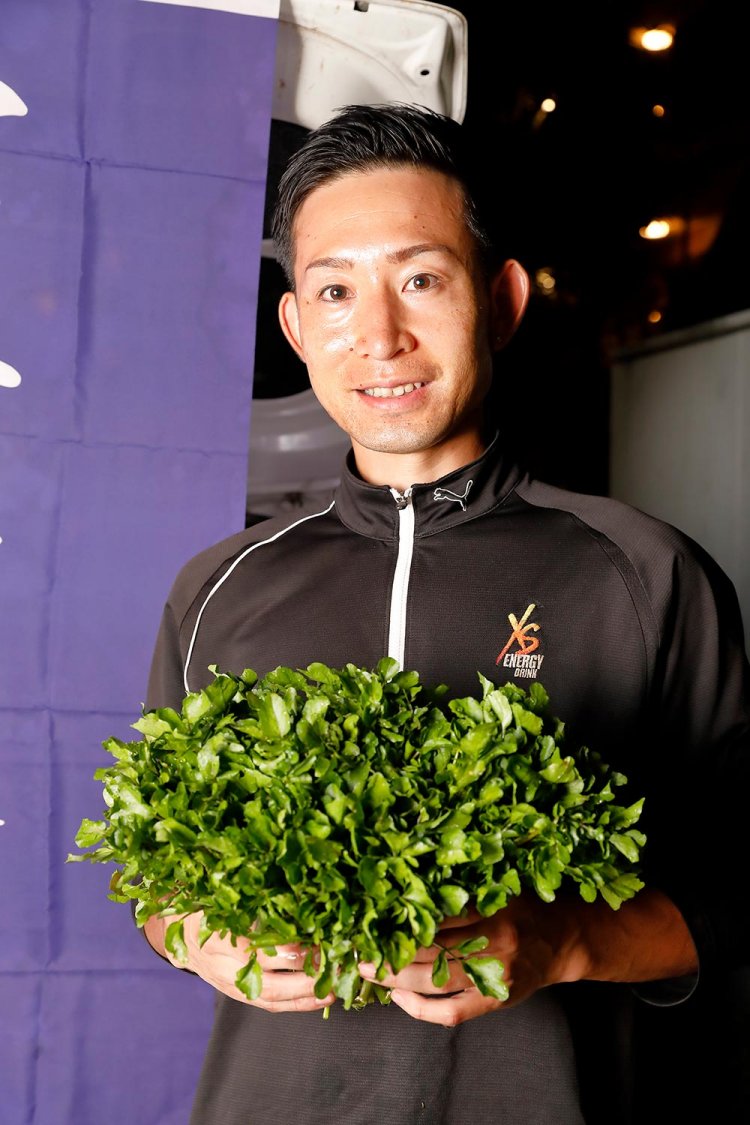 『杉山ふぁ～む』の杉山祐太郎さんは都留市から毎週参戦。
