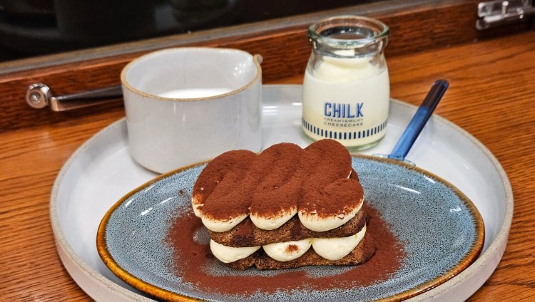 cafe The SUN LIVES HERE（カフェ ザ サン リブズ ヒア）