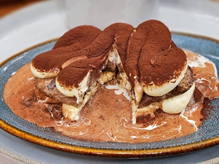 cafe THE SUN LIVES HERE8