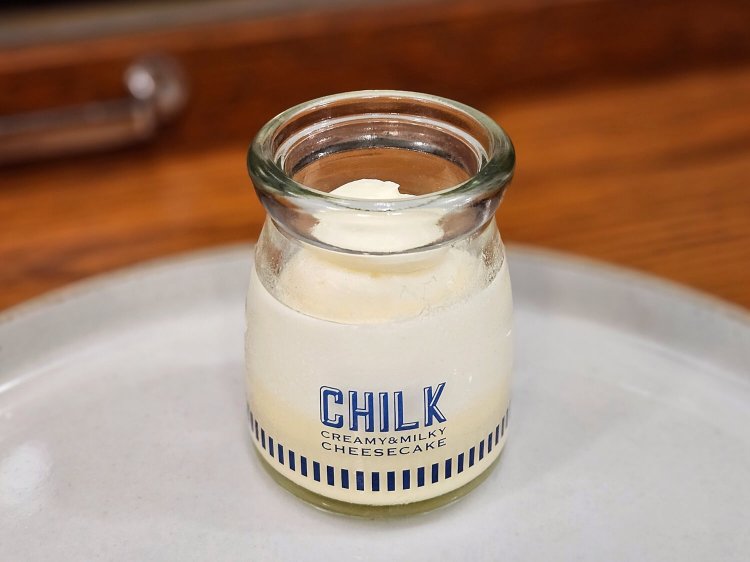 cafe THE SUN LIVES HERE9