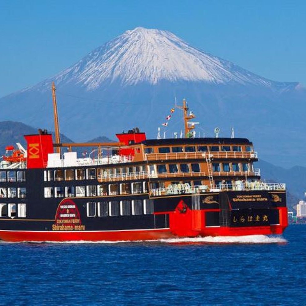 東京湾に黒船が登場！サイズも速度も本物の黒船とほぼ同じで定期運航が始まった