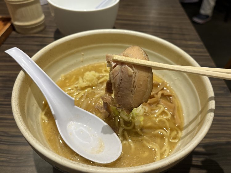 チャーシューが柔らかすぎてびっくり。