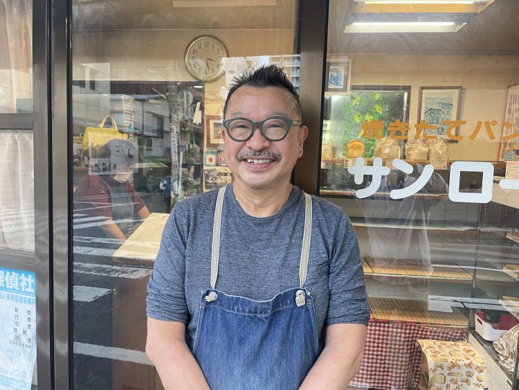 店主の早川龍彦さん。なんと69歳、若い！