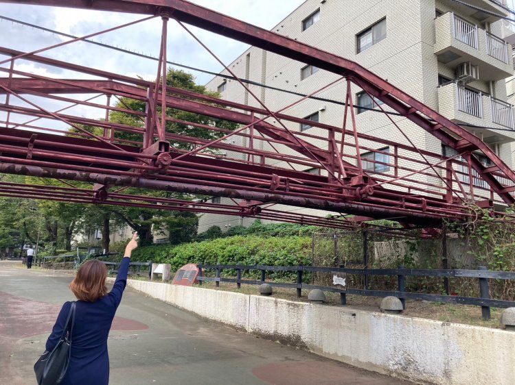 江東区の歴史、それもかつての“工業地帯”を感じさせる橋だ。