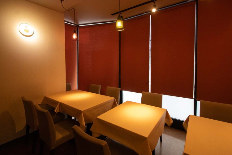 プライベート感のある個室スペースは、最大10人まで。記念日や少人数での宴会にぴったり。