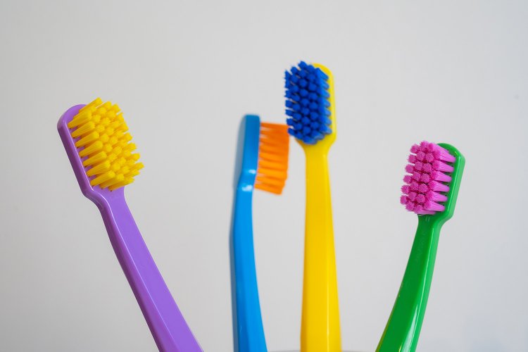 密毛で機能性が高いスイス製歯ブラシ1210円。