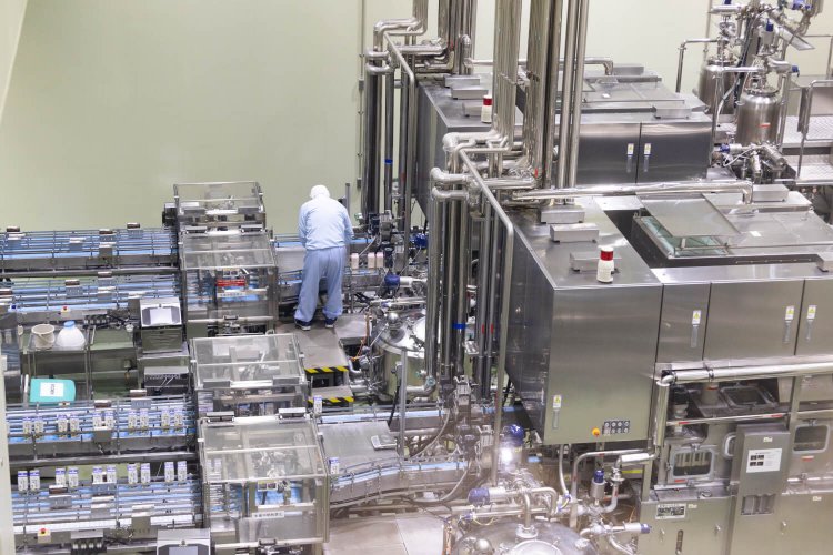 雪印メグミルクの海老名工場見学に行こう！～品質管理の最後の砦は「人」だった