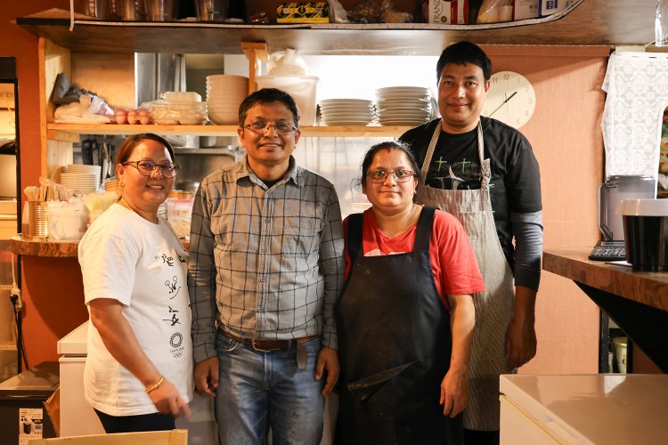 『スセリーネワ』の主要メンバー4人。全てネパール人。