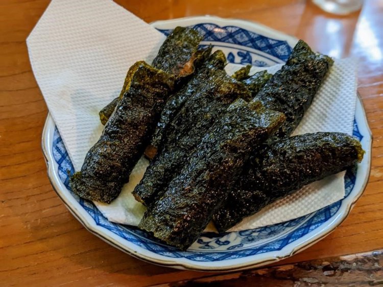 とろろ海苔巻き800円。
