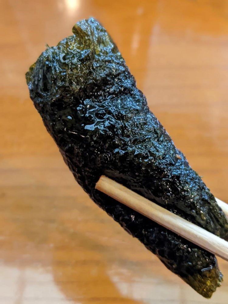 香ばしい海苔の歯触りと、とろろの弾力が最高！