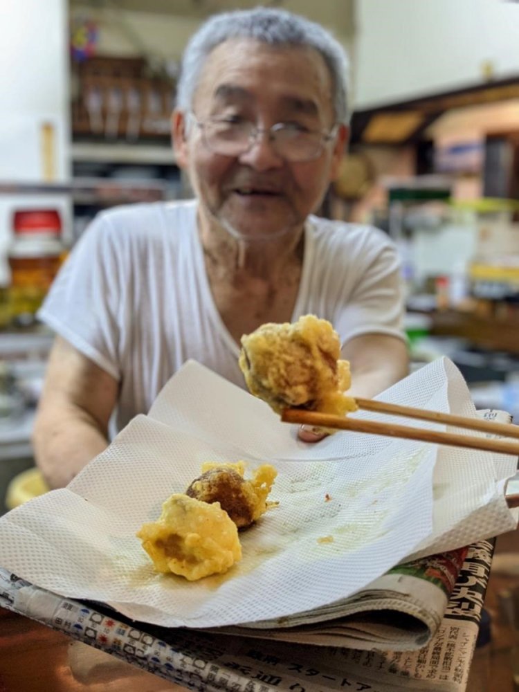 サービス料理②「饅頭天ぷら」。