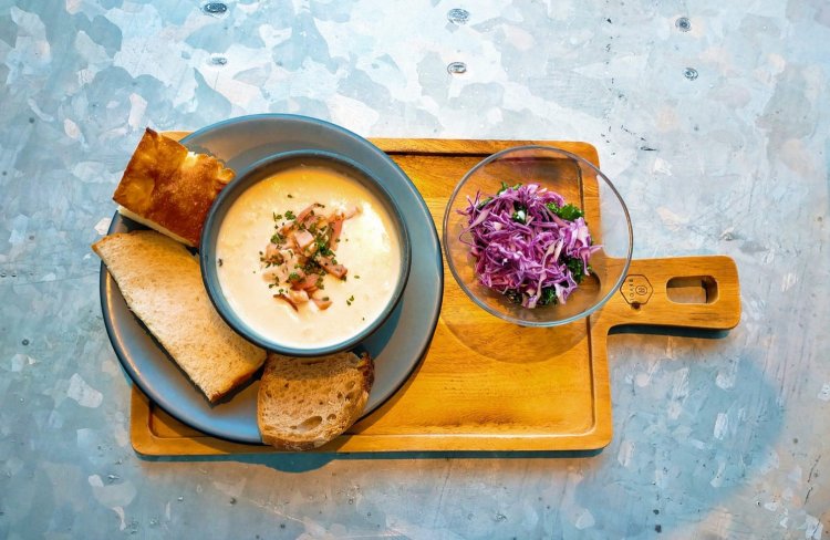 KIYOSUMIクラムチャウダー1400円。