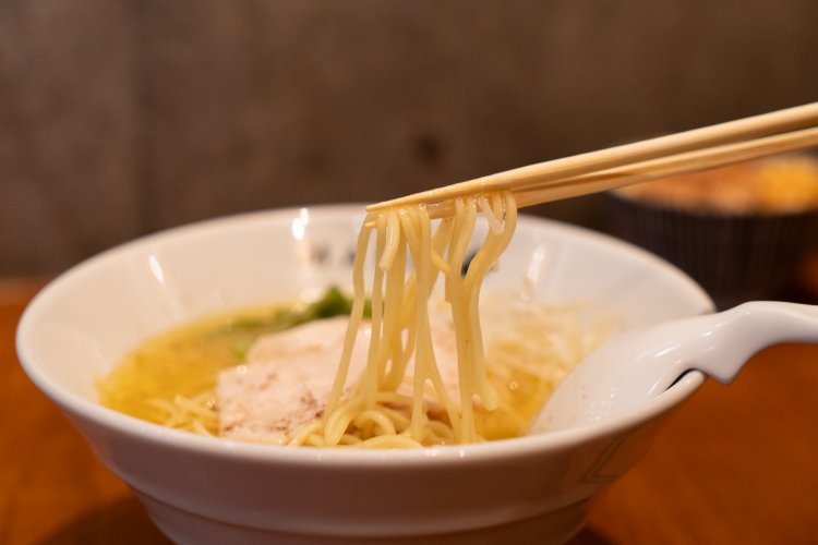 麺は細めを選んでいるが、今後ももっとおいしくしたいと試作を繰り返している。