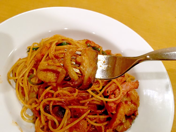 シイタケとシメジも意外とトマトソースとの相性がいい。新しい発見だ。