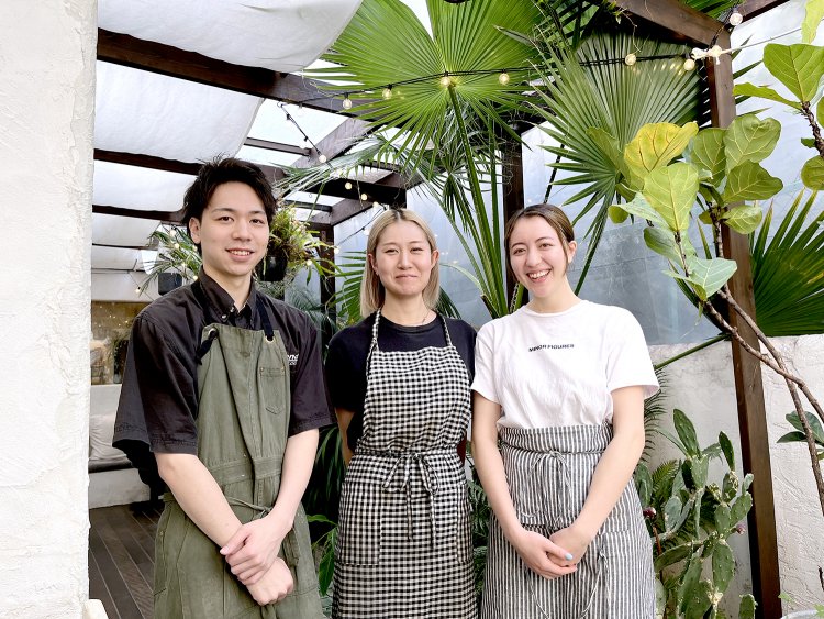 左から松下さん、森さん、斉藤さん。みんなワンちゃん好き！