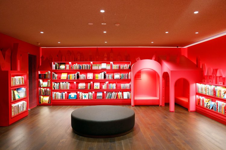 『魔法の文学館』に行こう～角野栄子ワールドに魅せられるスポットが満載！