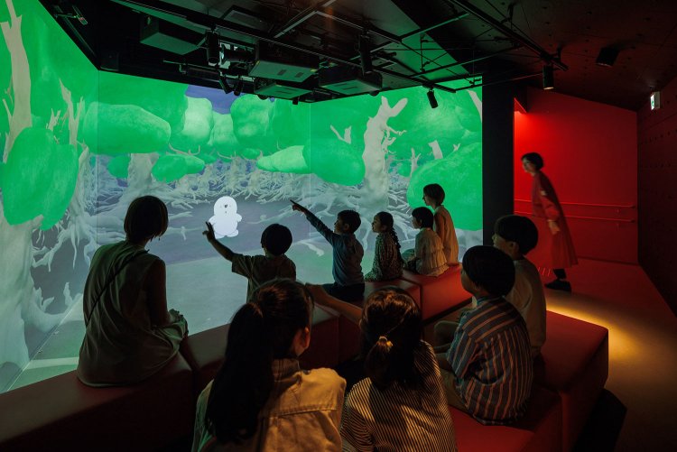 1階の「黒猫シアター」。写真提供＝『魔法の文学館』