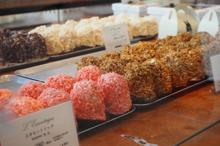 チョコレートチップのほかにも、ナッツやキャラメルなど数種類のフレーバーがある。