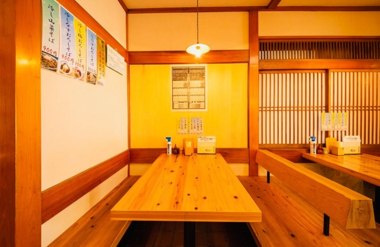 店内の様子。広すぎず狭すぎなくて居心地が良い。