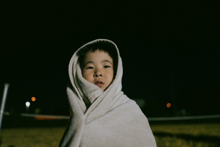 後ろの街灯に注目。