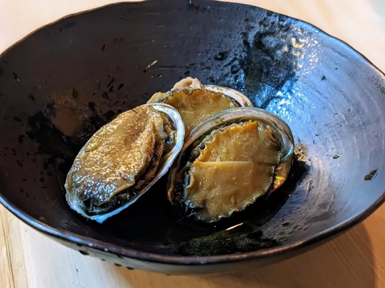 【酒場ナビ】逗子「つ久志」