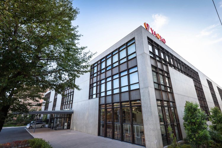 本社社屋はヤオコー川越美術館と同様、伊東豊雄氏のデザインで造られた。