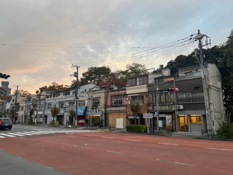 戸建て住宅が立ち並んでいるように見えるが……。