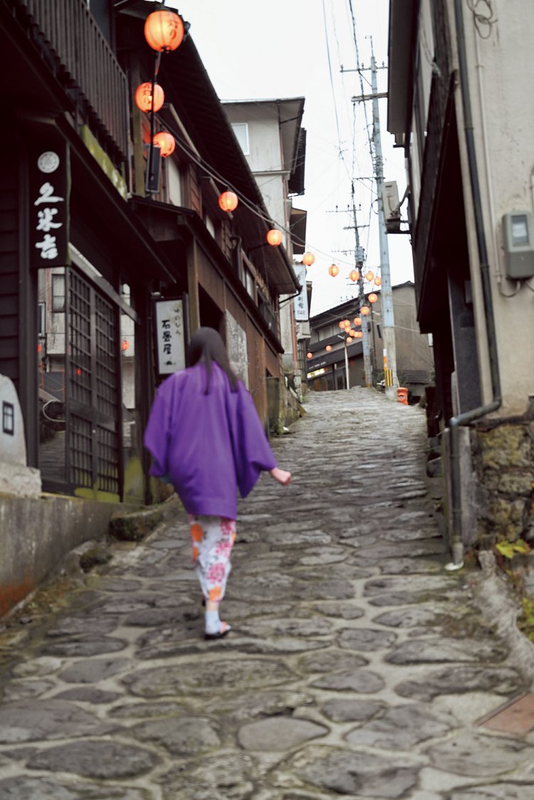 石畳は江戸時代の享保年間（1716～1736）に敷き詰めたもので、約500ｍある。