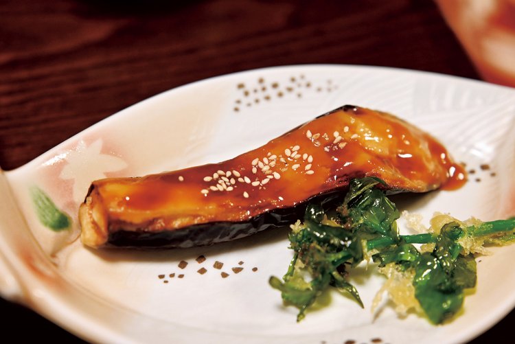 なすの田楽。味噌は大女将が作る「田楽みそ」。