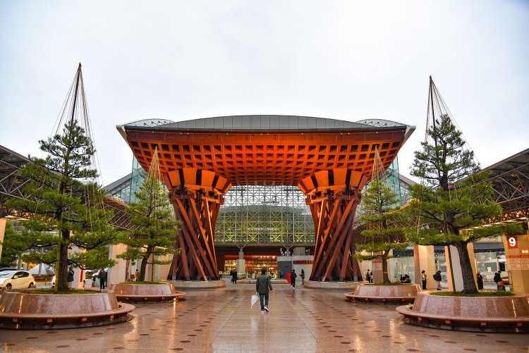 “大人”になった私を見てなんて言うだろう？ 共に作家を目指し、旅立った彼女に語りかける